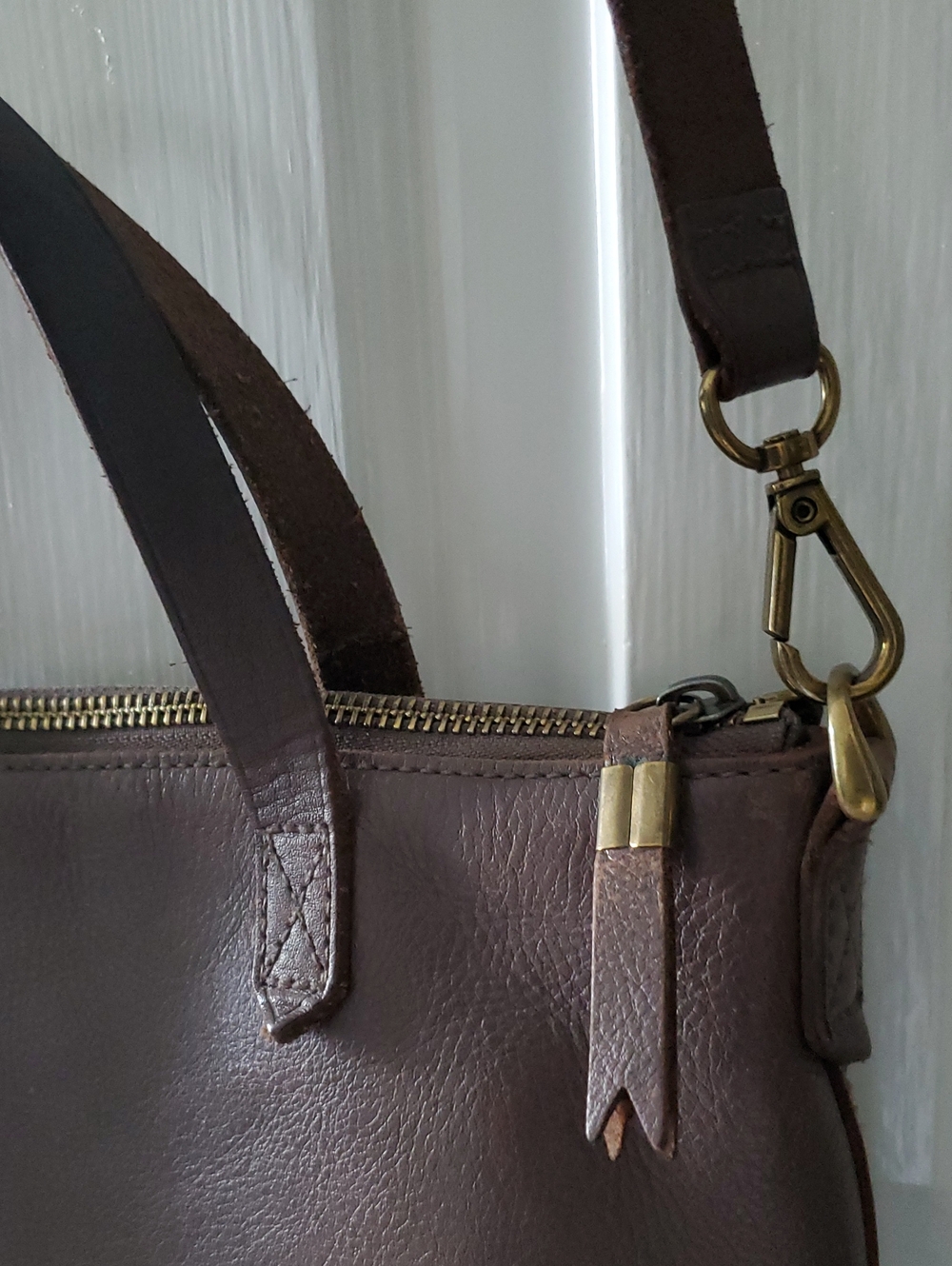 ✅ The Zip-Top Transport Crossbody, Gray/Brown